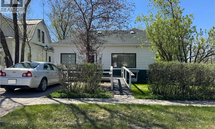 210 2nd Street W
