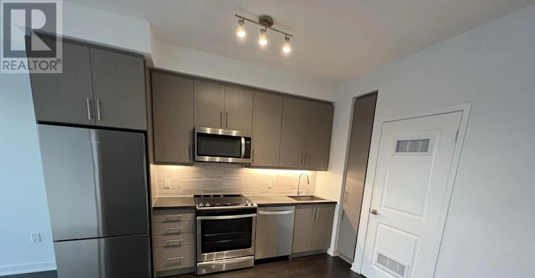 401-85 Oneida Crescent, Richmond Hill, ON, L4B 0H4 - 2