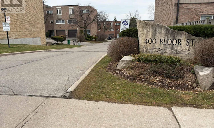 58-400 Bloor Street