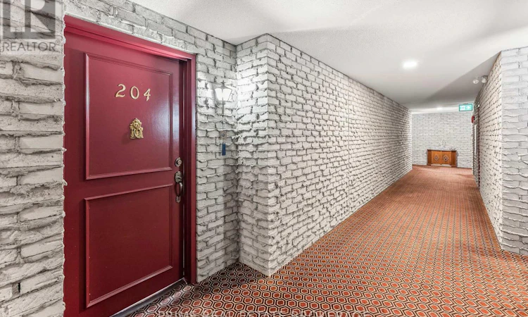 204-693 Windermere Road