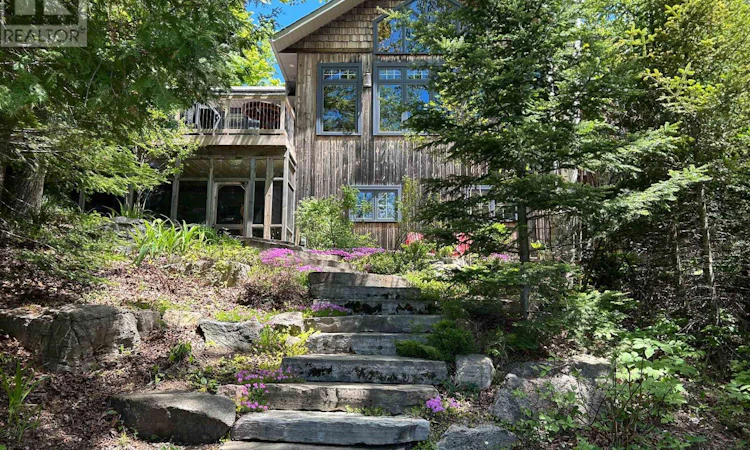 1128 Argillite Road