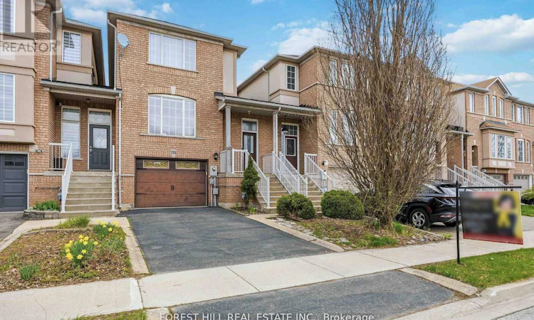 110 Foxfield Crescent