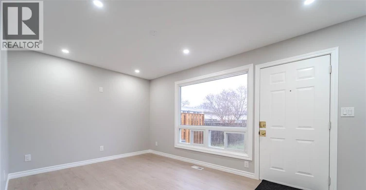 5414 Lassaline Avenue, Windsor, ON, N8T 1A8 - 6