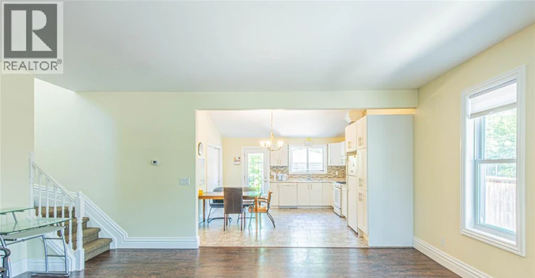 UPPER-493 Wellington Avenue, Windsor, ON, N9A 5J3 - 5