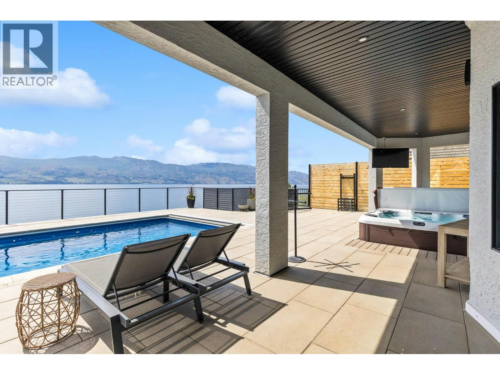 1069 Sunnyside Road, West Kelowna, BC, V1Z 2N7