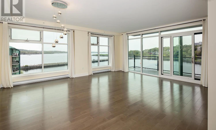 503-220 Waterfront Drive