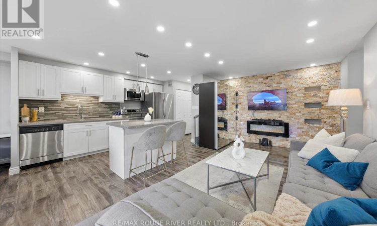 907-90 Ling Road