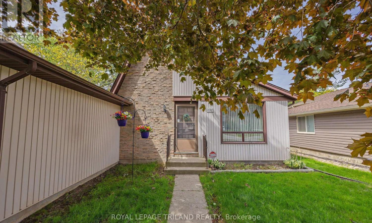 1697 Aldersbrook Road
