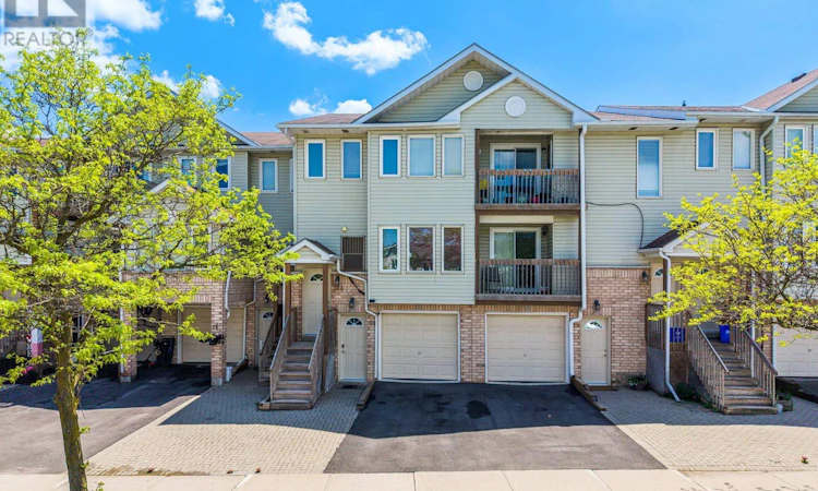 34 Stewart Maclaren Road
