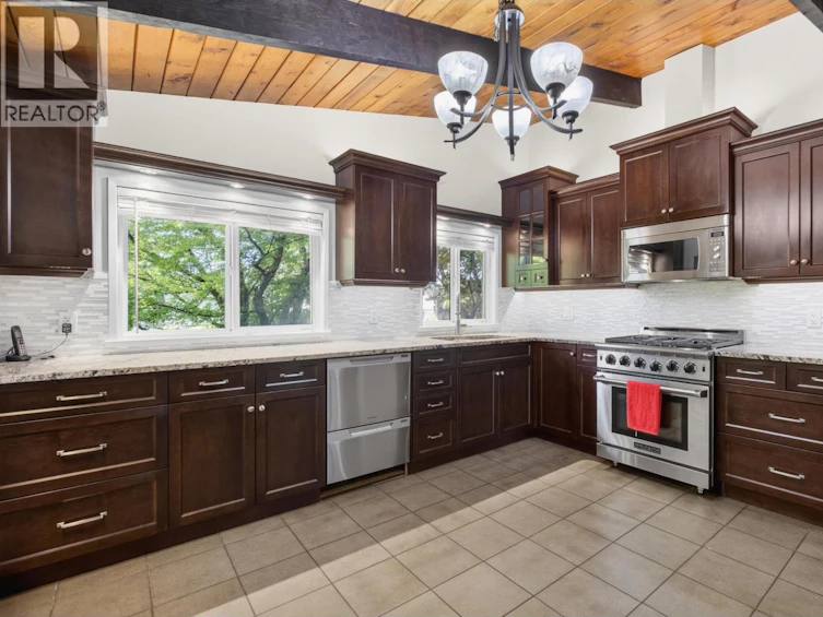 655 Macintosh Street, Coquitlam, BC, V3J 4Y4 - 8