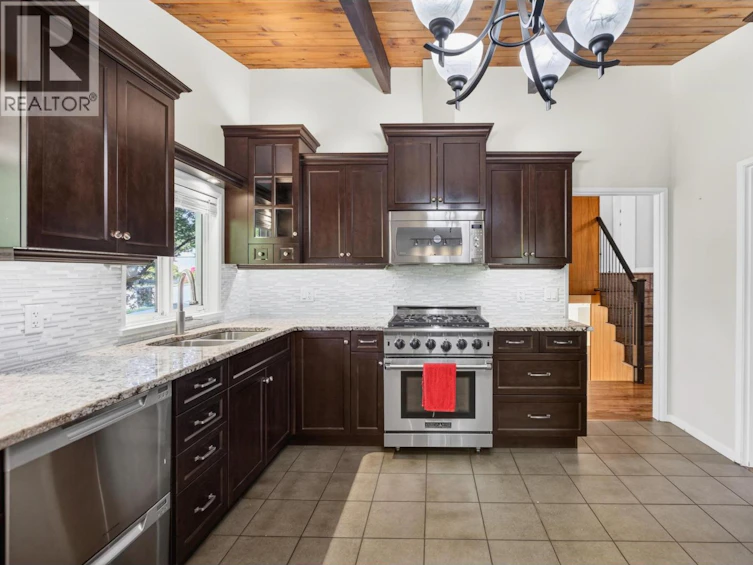 655 Macintosh Street, Coquitlam, BC, V3J 4Y4 - 7