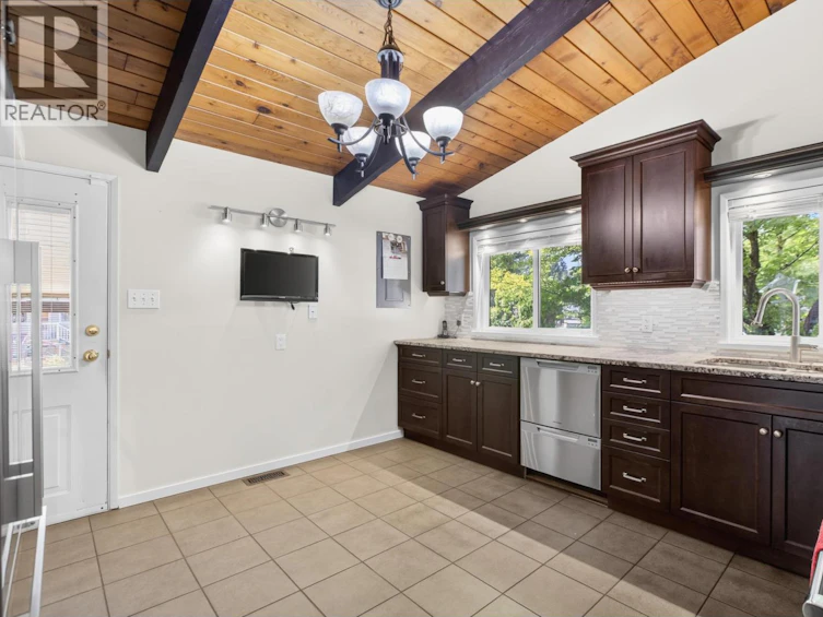 655 Macintosh Street, Coquitlam, BC, V3J 4Y4 - 5