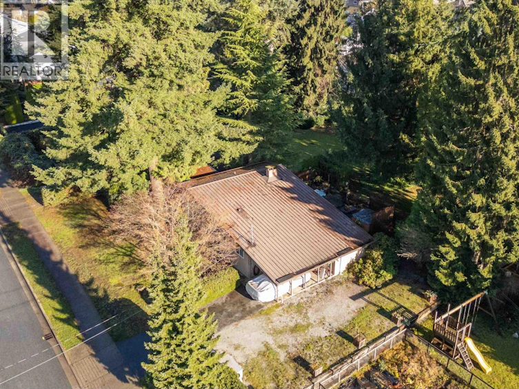 655 Macintosh Street, Coquitlam, BC, V3J 4Y4 - 2