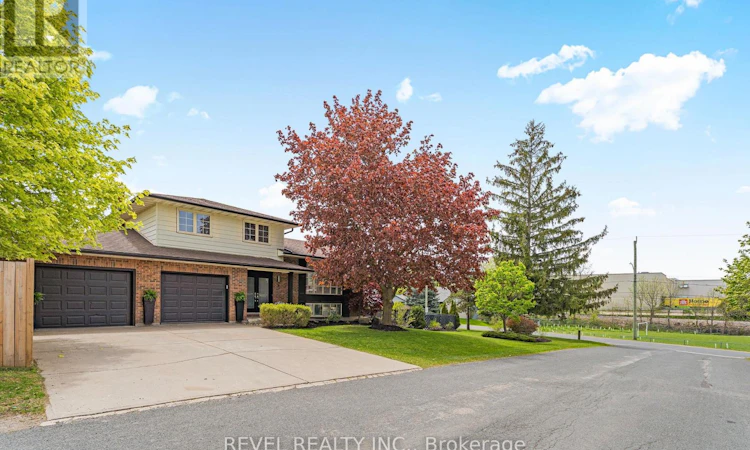 9 High Crest Lane W
