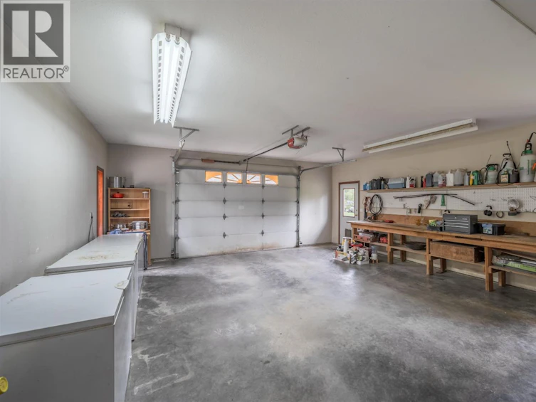 7497 Little Fort 24 Highway, Bridge Lake, BC, V0K 1X2 - 28
