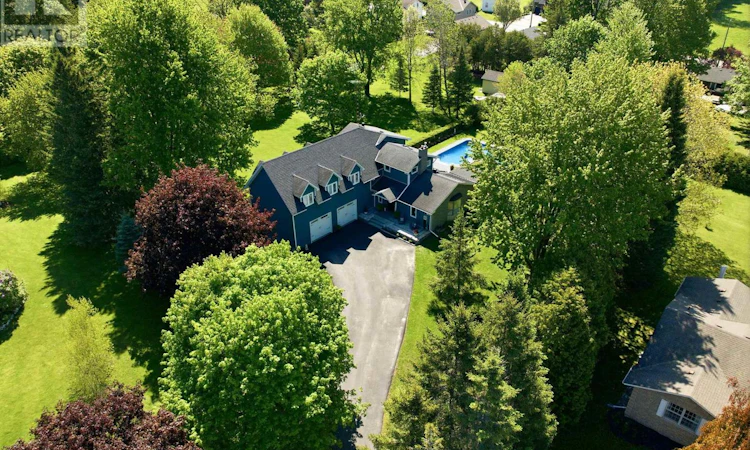 15 Hillside Drive