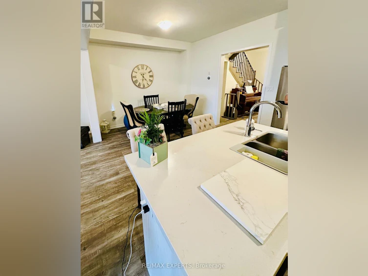 1541 Wheatcroft Drive, Oshawa, ON, L1L 0W5 - 7