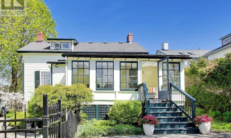 309 King Street W