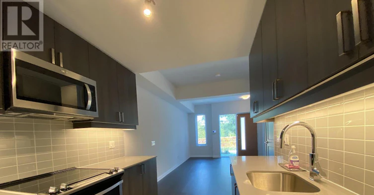 TH32-1050 Portage Parkway, Vaughan, ON, L4K 2M7 - 3