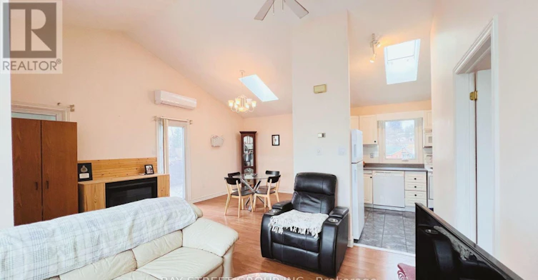 301-66 Maple Avenue, Barrie, ON, L4N 1R8 - 10