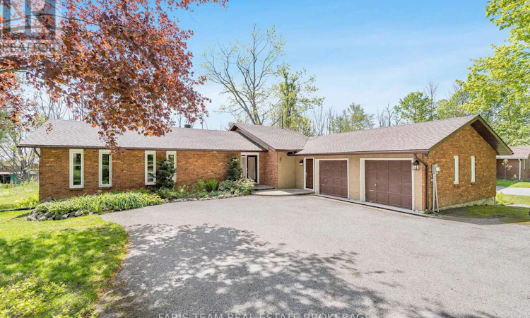 21 Poplar Crescent