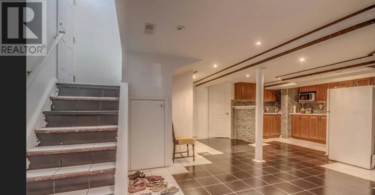 697 Brimorton Drive, Toronto, ON, M1G 2R7 - 2