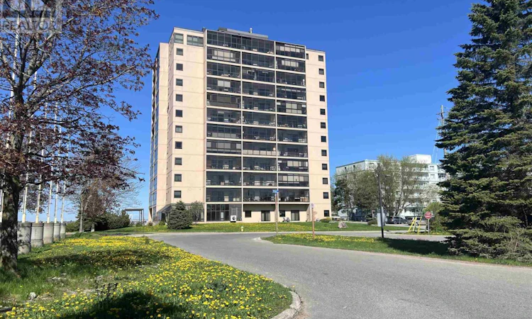 307-89 Pine Street