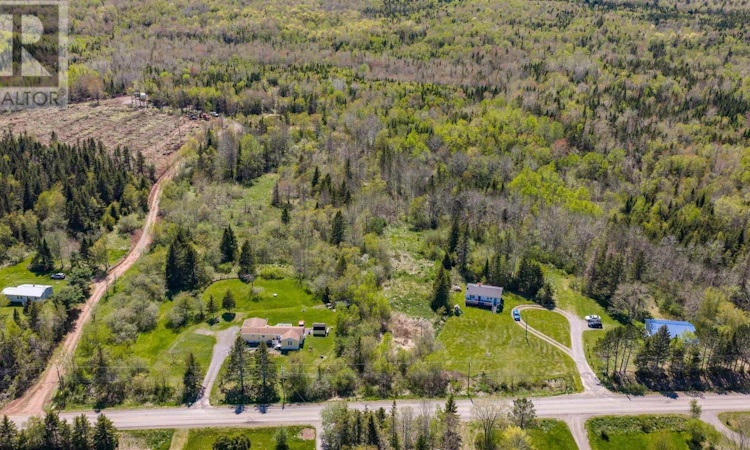 5565 River Side Road East