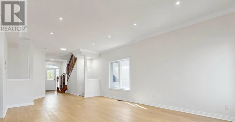 465 Woodspring Avenue, Newmarket, ON, L3X 3L1 - 4