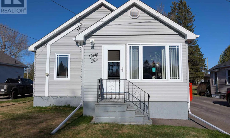 35 Beck Avenue