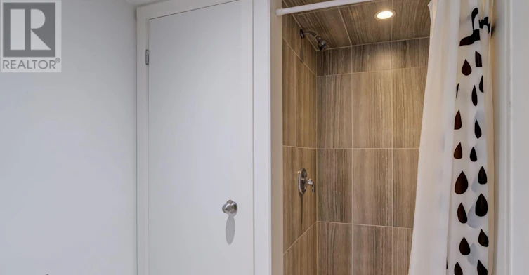 LOWER-172 Indian Road Crescent, Toronto, ON, M6P 2G3 - 11