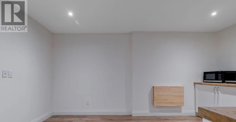 LOWER-172 Indian Road Crescent, Toronto, ON, M6P 2G3 - 8