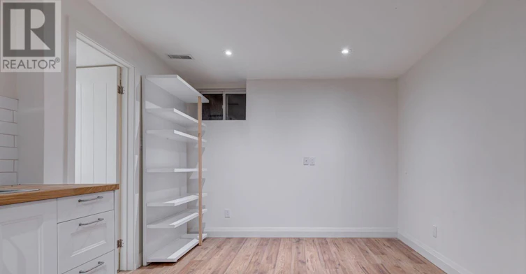 LOWER-172 Indian Road Crescent, Toronto, ON, M6P 2G3 - 7
