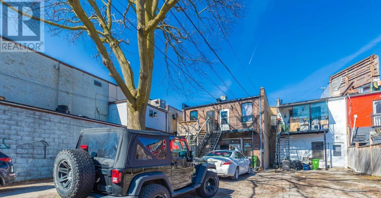 UPPER-657 St Clair Avenue W, Toronto, ON, M6C 1A7 - 19
