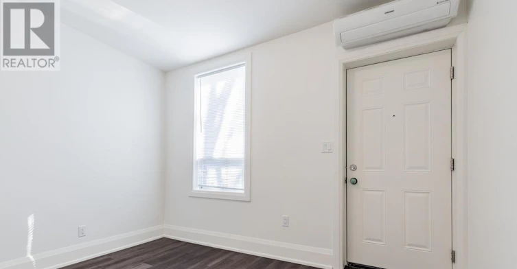 UPPER-657 St Clair Avenue W, Toronto, ON, M6C 1A7 - 14
