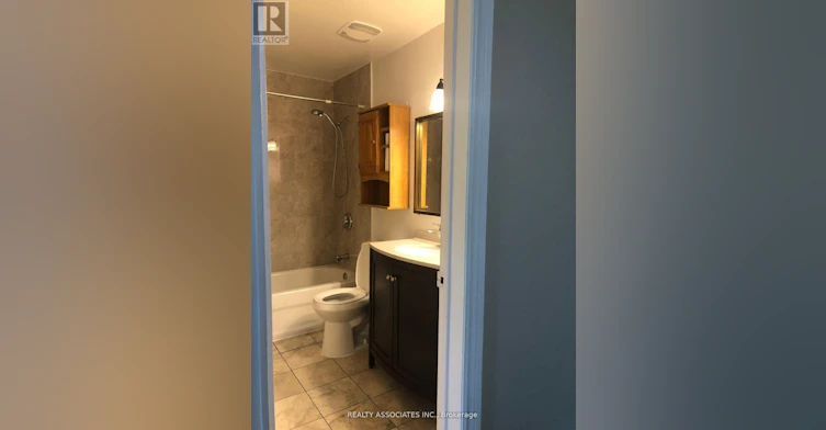 B-1389 Danforth Avenue, Toronto, ON, M4J 1N2 - 4