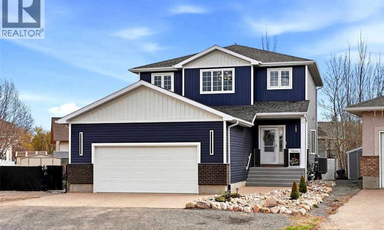 709 Aspen Crescent