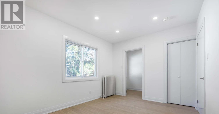 UPPER-54 Mcnairn Avenue, Toronto, ON, M5M 2H5 - 14