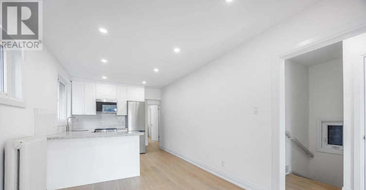 UPPER-54 Mcnairn Avenue, Toronto, ON, M5M 2H5 - 12