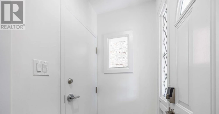 UPPER-54 Mcnairn Avenue, Toronto, ON, M5M 2H5 - 19
