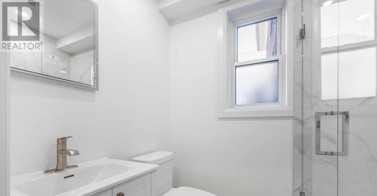UPPER-54 Mcnairn Avenue, Toronto, ON, M5M 2H5 - 18