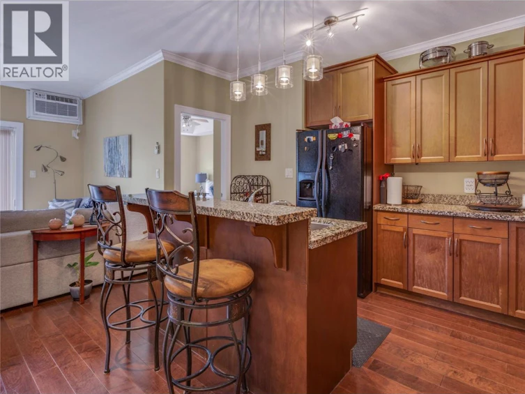 305-240 W Wade Avenue Avenue, Penticton, BC, V2A 1T8 - 3