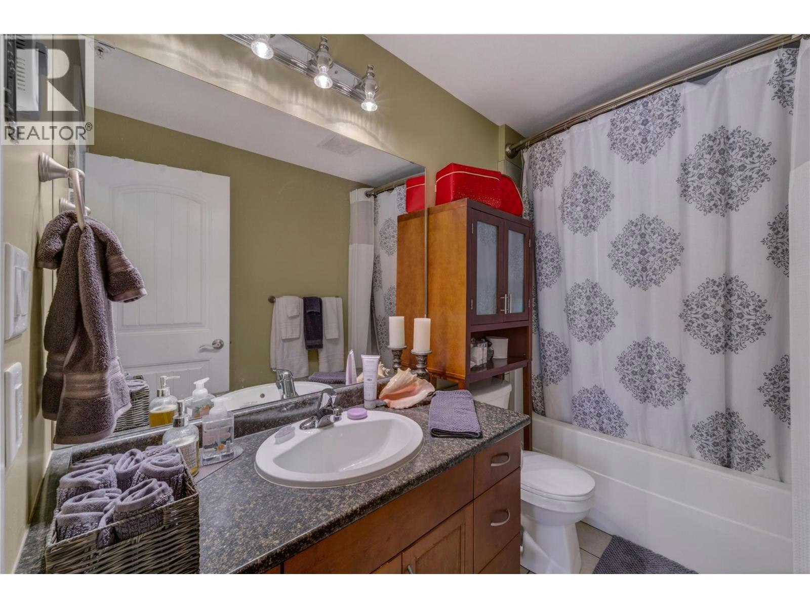 305-240 W Wade Avenue Avenue, Penticton, BC, V2A 1T8 - 18