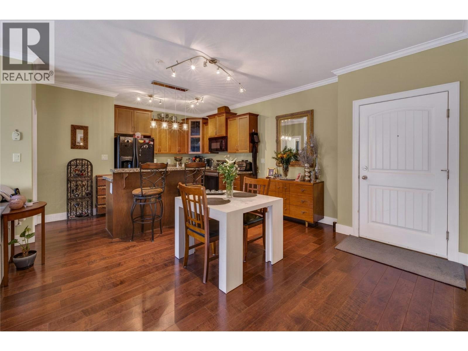 305-240 W Wade Avenue Avenue, Penticton, BC, V2A 1T8 - 7