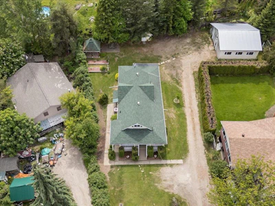 25 Davis Avenue - 3