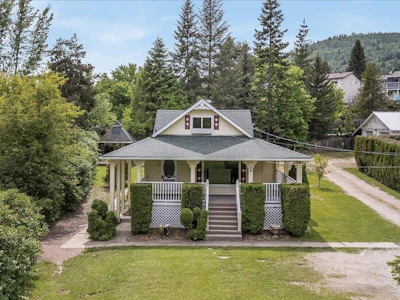 25 Davis Avenue - 2