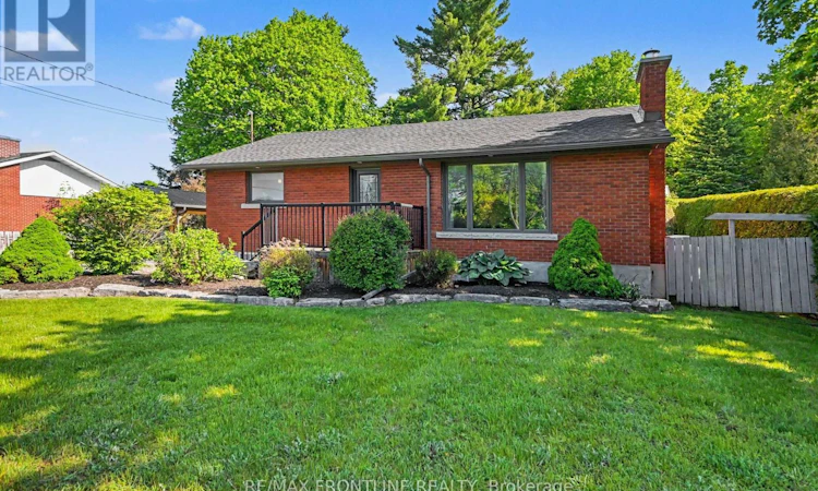 2436 Rideau Ferry Road