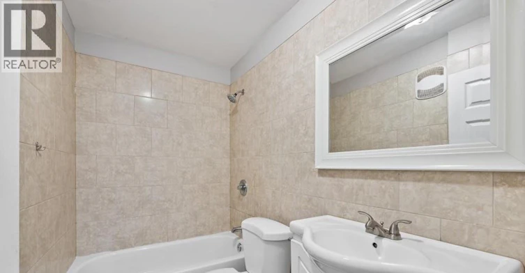UPPER-835 Moy Avenue, Windsor, ON, N9A 2N7 - 8
