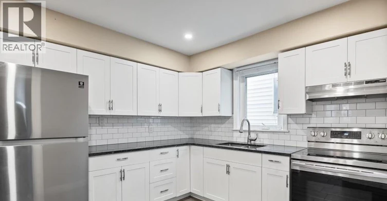 UPPER-835 Moy Avenue, Windsor, ON, N9A 2N7 - 4