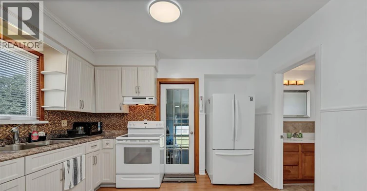 UPPER-1166 Pierre Avenue, Windsor, ON, N9A 1L4 - 9
